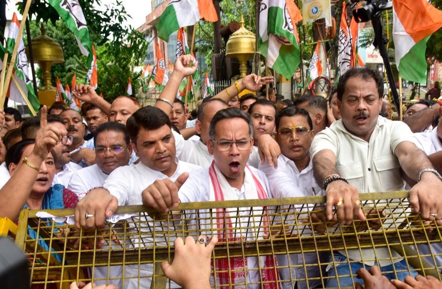Assam Pradesh Congress Committee (APCC) president Gaurav Gogoi, along with party workers, stages a protest against Chief Election Commissioner Gyanesh Kumar, demanding his resignation over the Election Commission's handling of the Special Intensive Revision (SIR) of electoral rolls, in Guwahati, Assam, on September 25, 2026. (Photo: IANS)