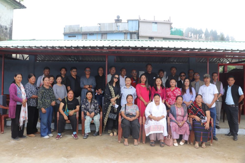 ZTC Chairperson K Herato Sukhalu along with ZTC councilors, colony leaders and local vendors at Zunheboto on September 29. (Morung Photo)