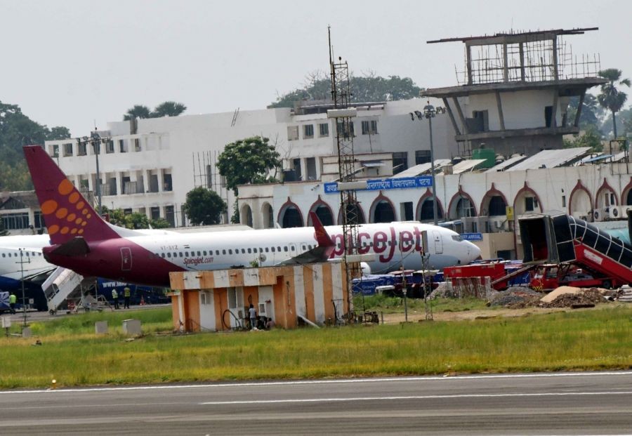 Delhi-bound SpiceJet aircraft lands safely after its wing catches fire mid air at Jaiprakash Narayan Airport in Patna. (IANS File Photo)