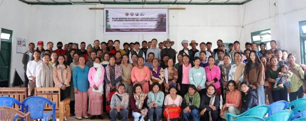 Dignitaries with participants of workshop on community conserved areas at Yesisotha on September 2.