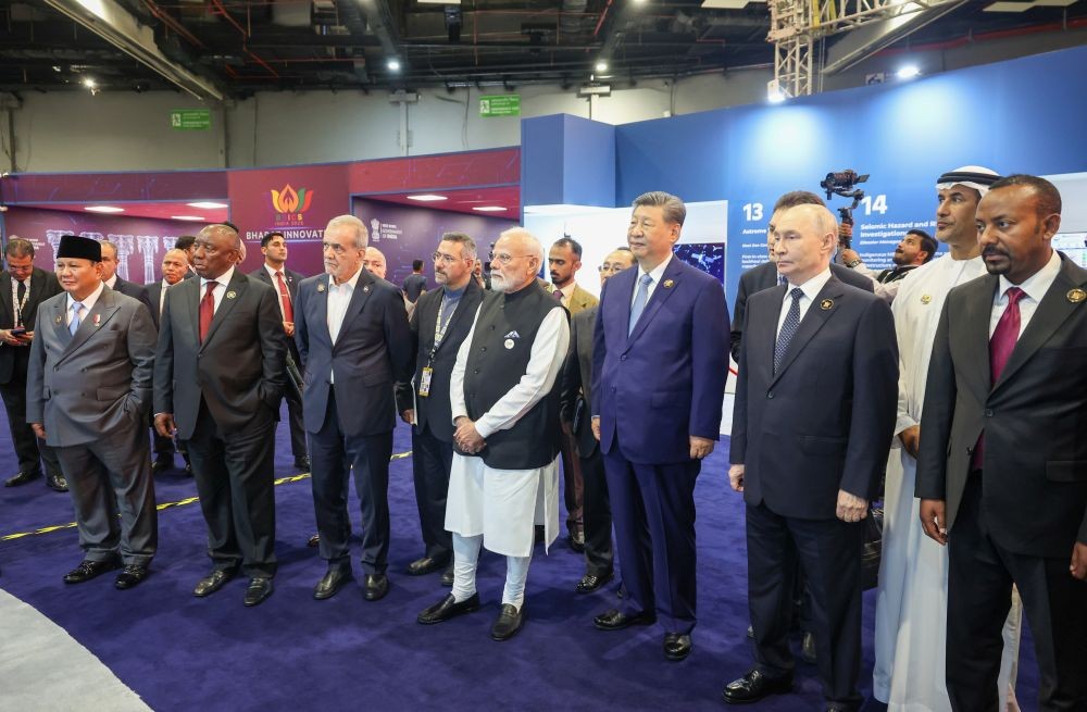 Prime Minister Narendra Modi, Indonesian President Prabowo Subianto, Egyptian President Abdel Fattah el-Sisi, Russian President Vladimir Putin, Chinese President Xi Jinping, South African President Cyril Ramaphosa, and Iranian President Masoud Pezeshkian witness the ‘BRICS Bharat Innovates (BBI) Exposition’ during the 18th BRICS Summit at Bharat Mandapam in New Delhi on September 12, 2026. (Photo: IANS/MEA)