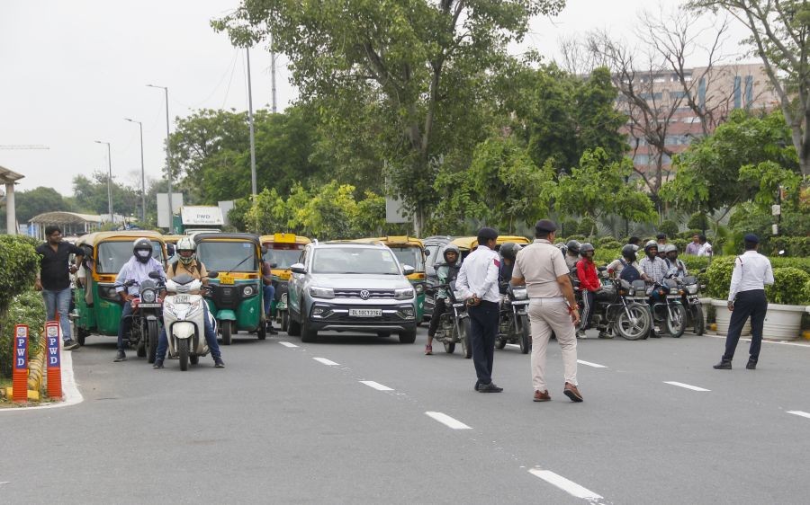 Traffic police personnel manage traffic near Bharat Mandapam as part of preparations ahead of the 18th BRICS Summit, in New Delhi on September 2, 2026. (IANS/Wasim Sarvar Photo)