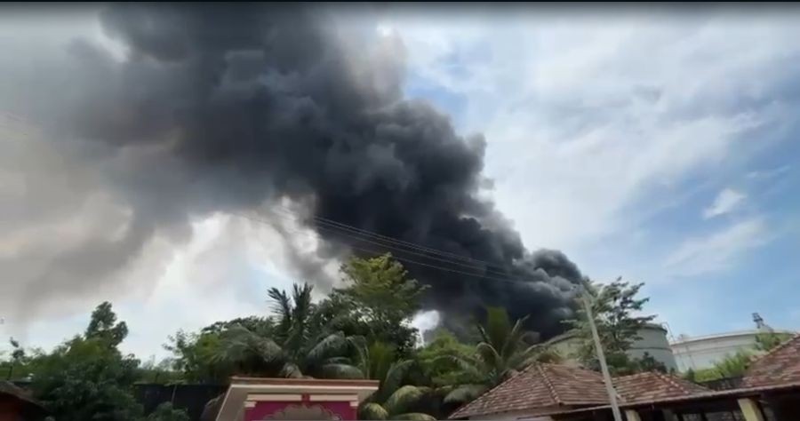 Major blast, fire at Mangaluru Refinery and Petrochemicals unit leaves 1 dead, 9 injured. (IANS Photo)