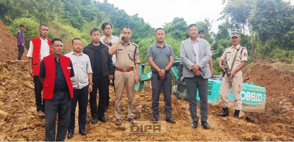 DC Longleng W Manpai Phom and the inspection team conducted a spot verification of the landslide-affected stretch of the Changtongya-Longleng Road (NH-702) on September 15. (DIPR Photo)