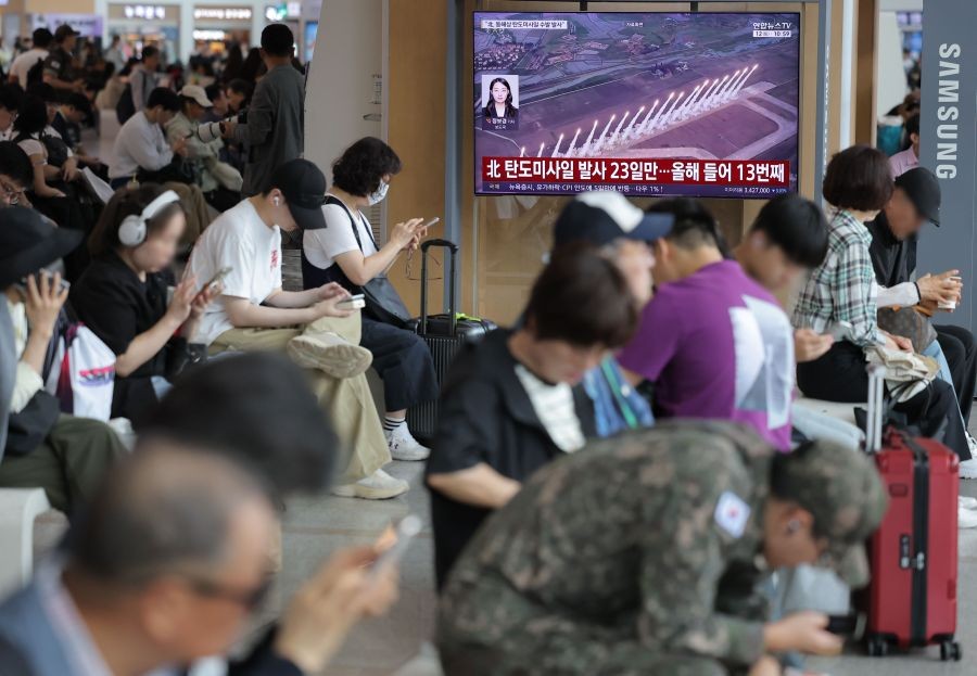 A news report on North Korea's launch of short-range ballistic missiles is shown at Seoul Station on Sept. 12, 2026, a day after the South Korean military concluded the trilateral Freedom Edge military exercise with the United States and Japan. (Yonhap/IANS)