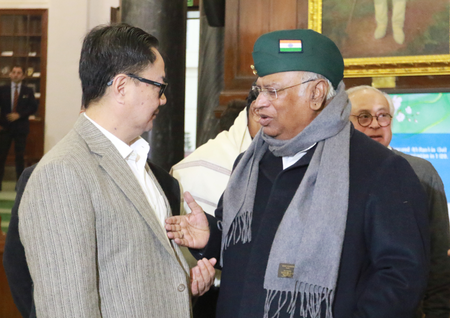 Delimitation Bill talks: Rijiju writes to Kharge, hopes Congress won’t obstruct future bills (Photo: IANS)