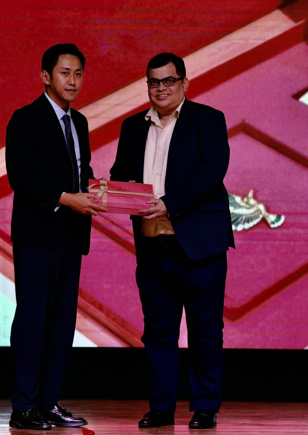 Theja Rio receives Bespoke Hornbill-Inspired Gold Brooch from Mia by Tanishq.