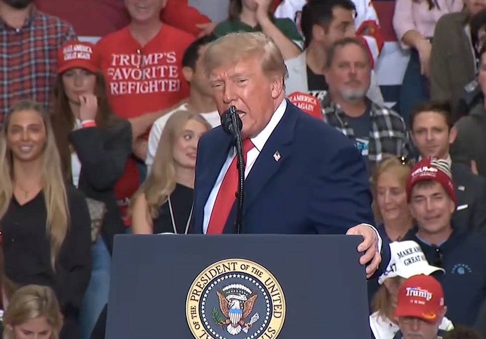 'This war is not over': Obama, Trump trade fire in midterms' closing week (Photo: YouTube)