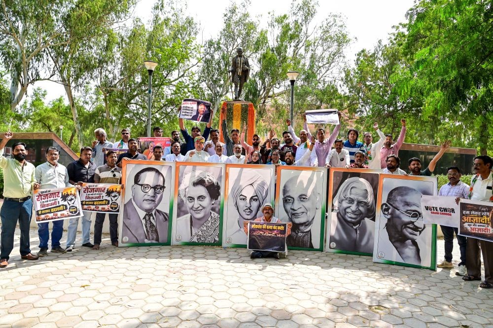 Bikaner: Congress workers stage a protest against Chief Election Commissioner Gyanesh Kumar at Gandhi Park in Bikaner, Rajasthan, on Sunday, October 11, 2026. (Photo: IANS)