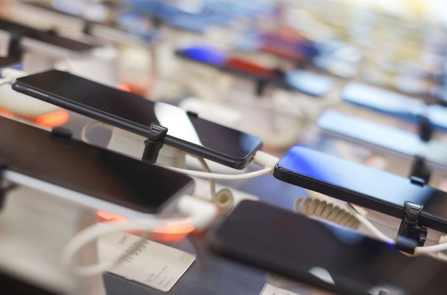 India's smartphone shipments fall 26 pc in Q3: Report (Photo: Omdia)