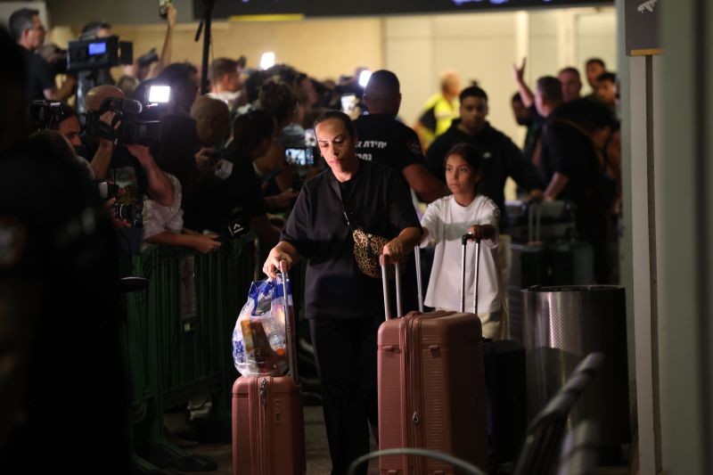 Tel Aviv: Passengers from a Flydubai flight that made an emergency landing in Saudi Arabia arrive at Ben Gurion Airport, outside Tel Aviv, Israel, Sept. 30, 2026. Israel's main television channels broadcast their arrival at Ben Gurion Airport live, where they were met by paramedics and social workers. (Photo: Xinhua via IANS)
