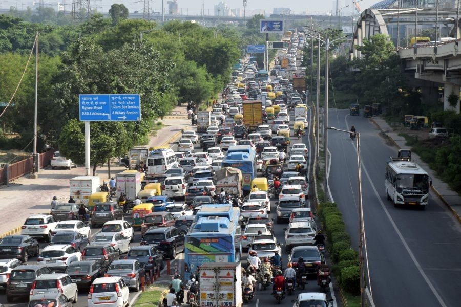 Vehicles stuck in a heavy traffic jam near Sarai Kale Khan in New Delhi on September 13, 2026. (Photo: IANS/Qamar Sibtain)