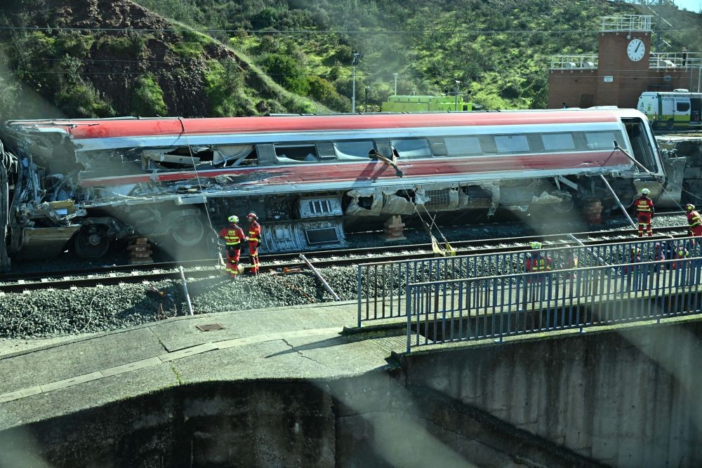 Rescuers work at the site of a high-speed train collision near Adamuz in Cordoba Province, southern Spain, on January 20, 2026. Two high-speed trains collided in the province on January 18, causing heavy casualties. (IANS File Photo)